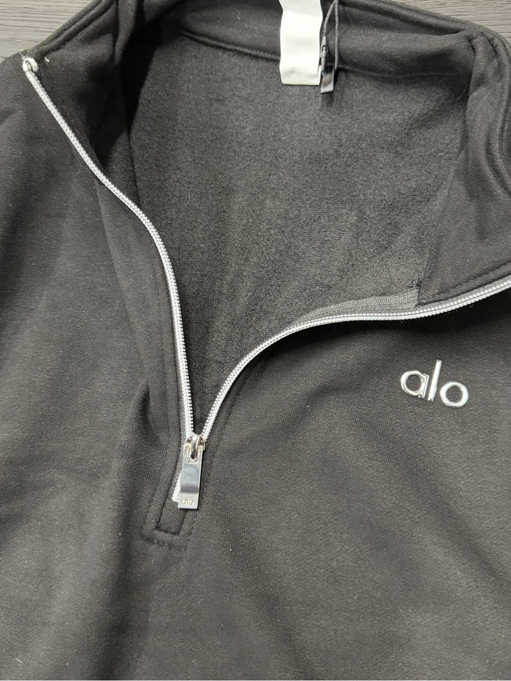 Alo Yoga Accolade 1/4 Zip Pullover Hoodie - Picture 2 of 2